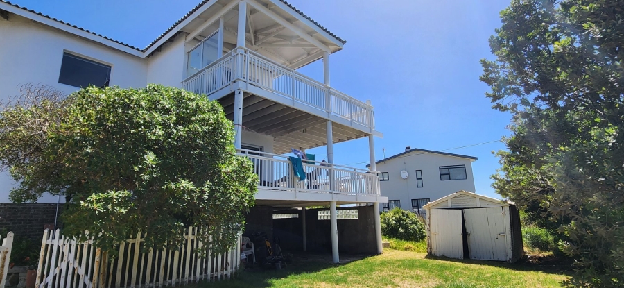To Let 3 Bedroom Property for Rent in Pringle Bay Western Cape